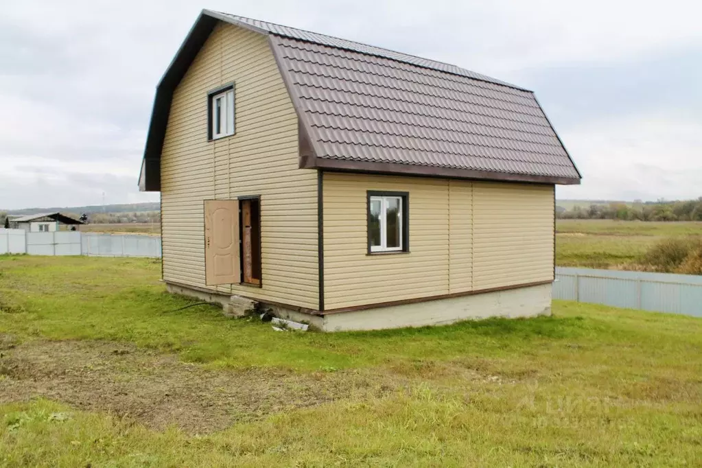 Дом в Калужская область, Жуковский муниципальный округ, с. Высокиничи ... - Фото 1