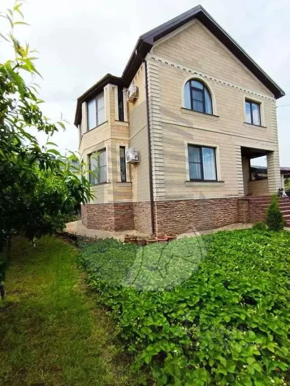 Дом в Краснодарский край, Краснодар ул. Алуштинская (272 м) - Фото 0