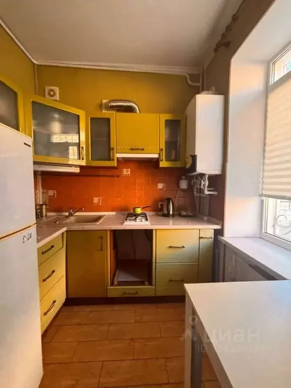 2-к кв. Крым, Феодосия ул. Земская, 17 (47.0 м) - Фото 1