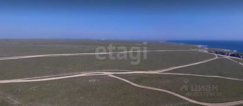 Участок в Крым, Черноморский район, Оленевское с/пос, с. Оленевка  ... - Фото 0