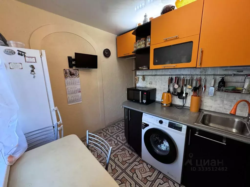 2-к кв. Татарстан, Казань ул. Братьев Касимовых, 16 (43.9 м) - Фото 2