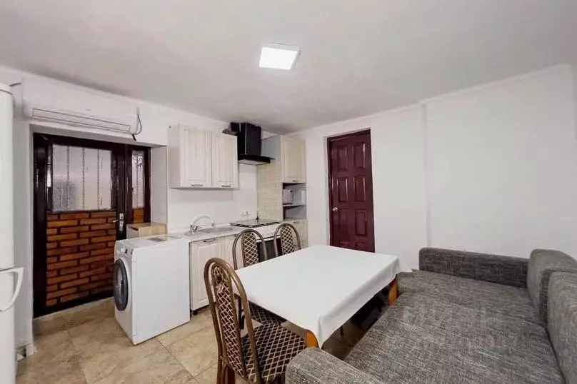 Дом в Краснодарский край, Сочи Адлер жилрайон, ул. Куйбышева, 44 (60 ... - Фото 1