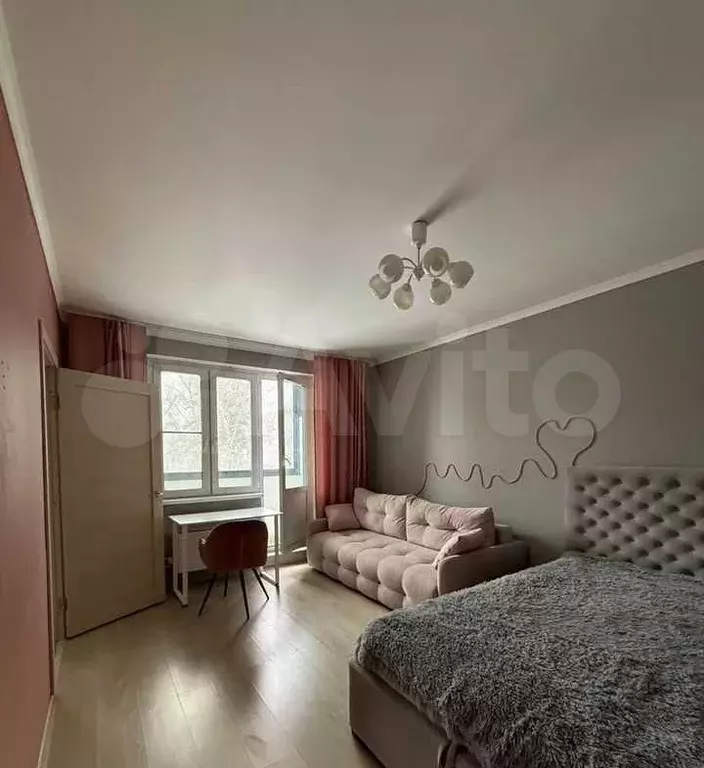 1-к. квартира, 45 м, 4/15 эт. - Фото 1