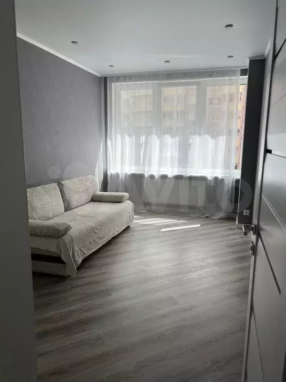 1-к. квартира, 52 м, 4/17 эт. - Фото 1