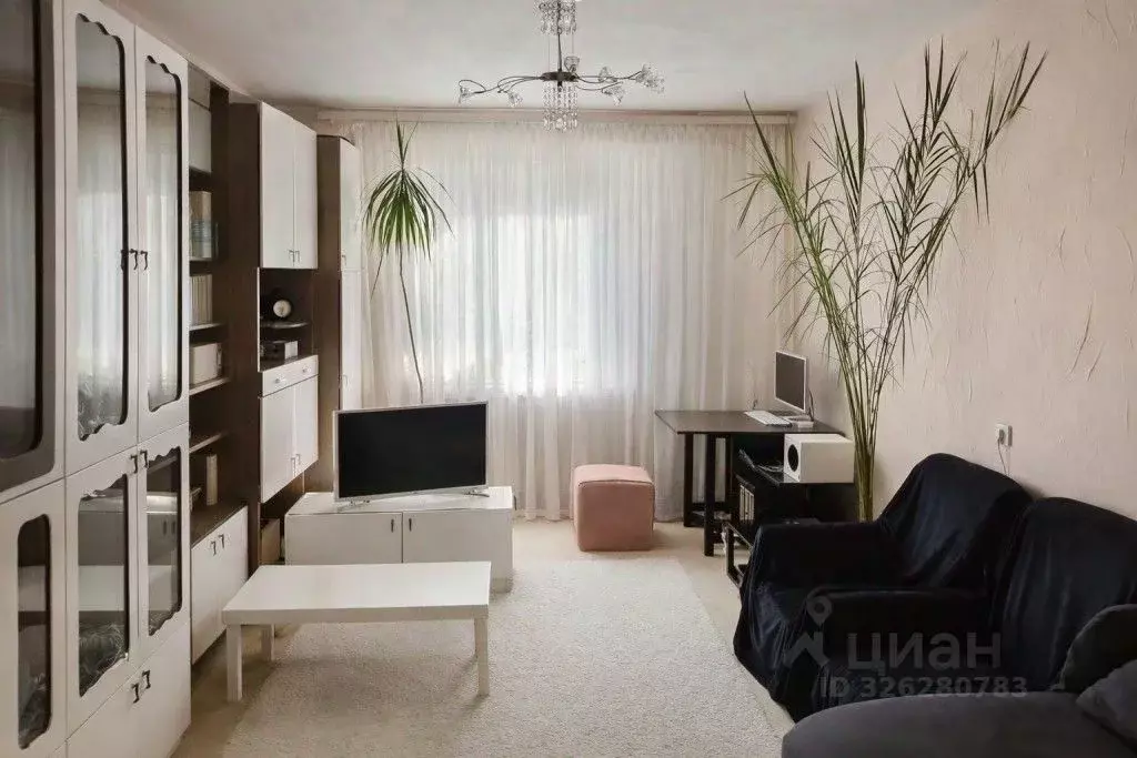 2-к кв. Крым, Симферополь ул. Балаклавская, 45 (64.0 м) - Фото 1