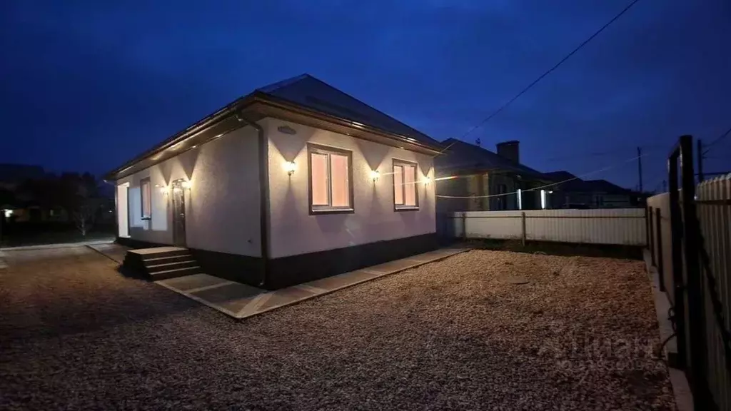 Дом в Краснодарский край, Крымский район, Варениковская ст-ца ул. 8 ... - Фото 1