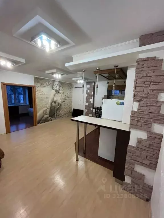 3-к кв. Челябинская область, Челябинск ул. Братьев Кашириных, 99а ... - Фото 1