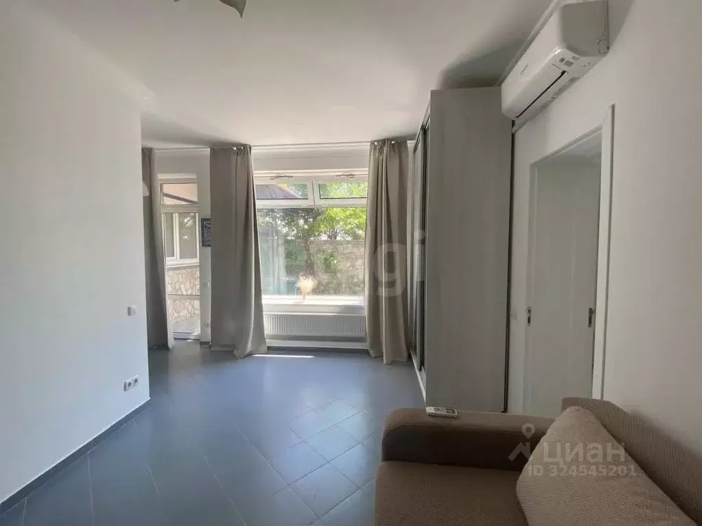 2-к кв. Крым, Ялта ул. Имени Умера Акмоллы Адаманова, 23Б (64.5 м) - Фото 1