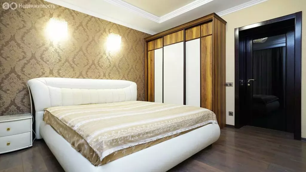 4-комнатная квартира: Казань, улица Адоратского, 2 (132 м) - Фото 1