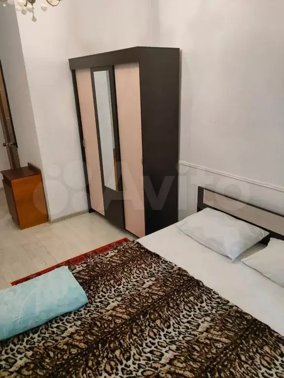 4-к. квартира, 60 м, 1/1 эт. - Фото 1