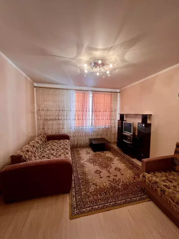 1-к. квартира, 42 м, 5/10 эт. - Фото 1