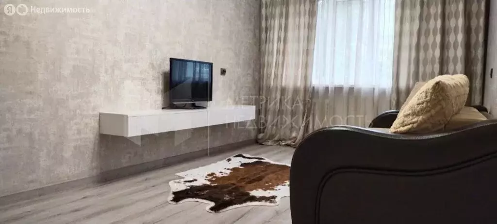 2-комнатная квартира: Тюмень, улица Серова, 21 (48.8 м) - Фото 1