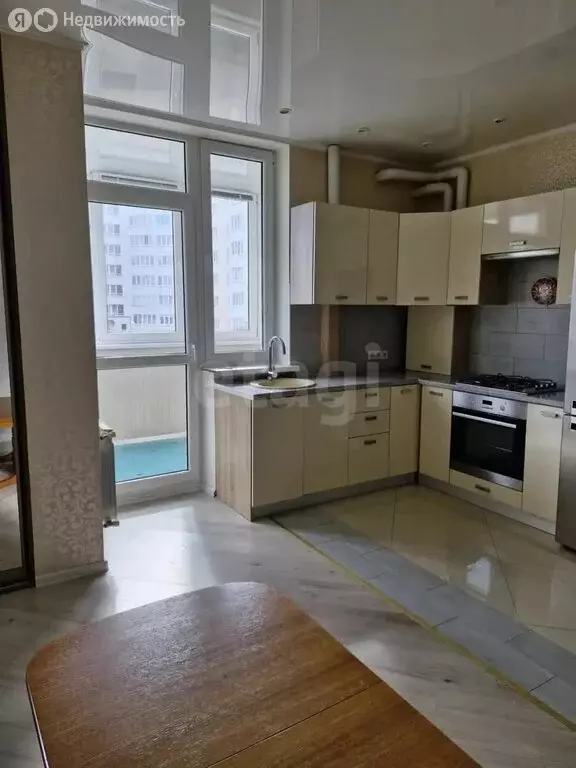 1-комнатная квартира: Калининград, улица Виктора Денисова, 24 (47 м) - Фото 1