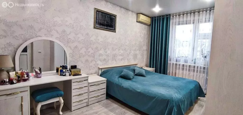 3-комнатная квартира: Казань, улица Хайдара Бигичева, 3 (79.7 м) - Фото 1