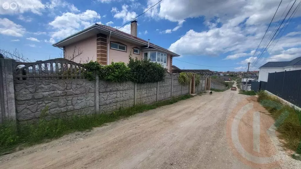 Дом в Молодёжное, Земляничная улица, 10 (500 м) - Фото 1