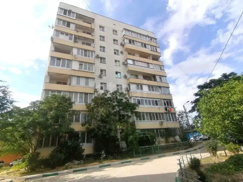 3-к кв. Крым, Симферополь ул. Кубанская (67.9 м) - Фото 0