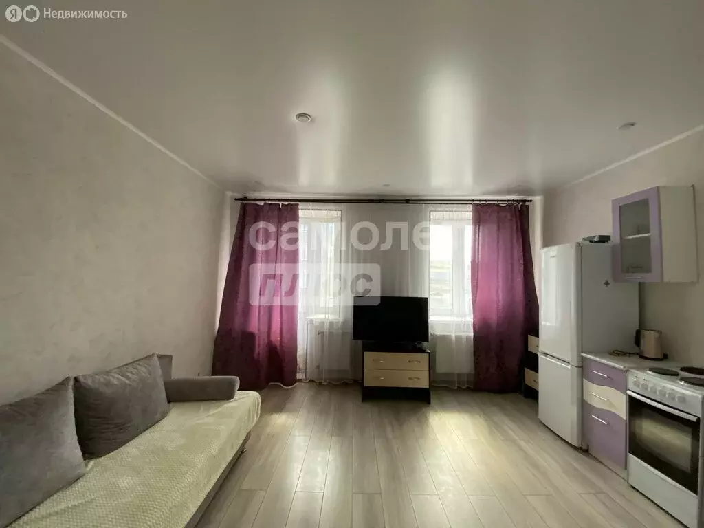Квартира-студия: Октябрьский, улица Рахимьяна Насырова, 3 (24 м) - Фото 1