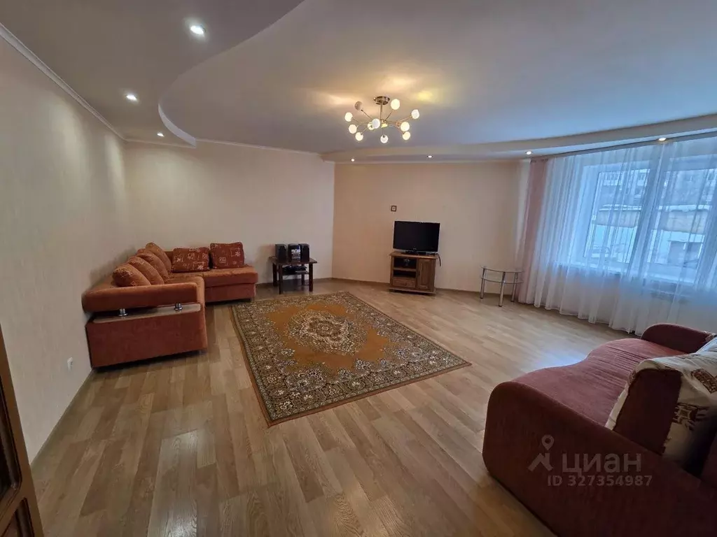 2-к кв. Саратовская область, Саратов Волжская ул., 2/10 (67.1 м) - Фото 1