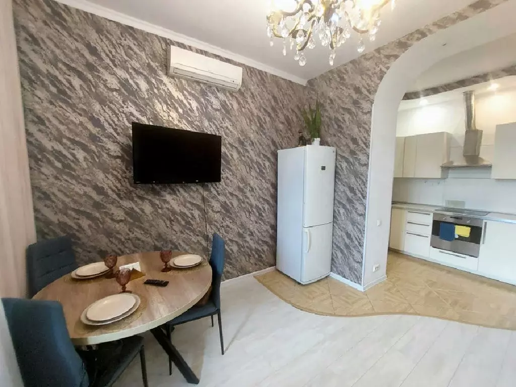 Продается 2-комнатная квартира - Фото 1