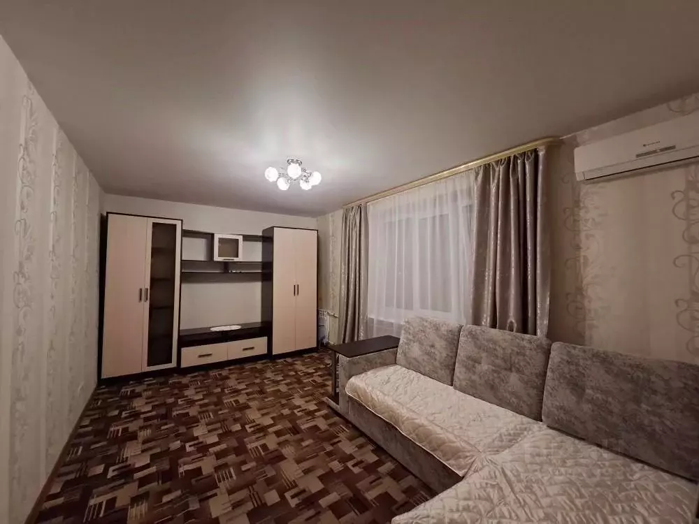 2-к кв. Саратовская область, Саратов Комбайн мкр, 31 (42.0 м) - Фото 1