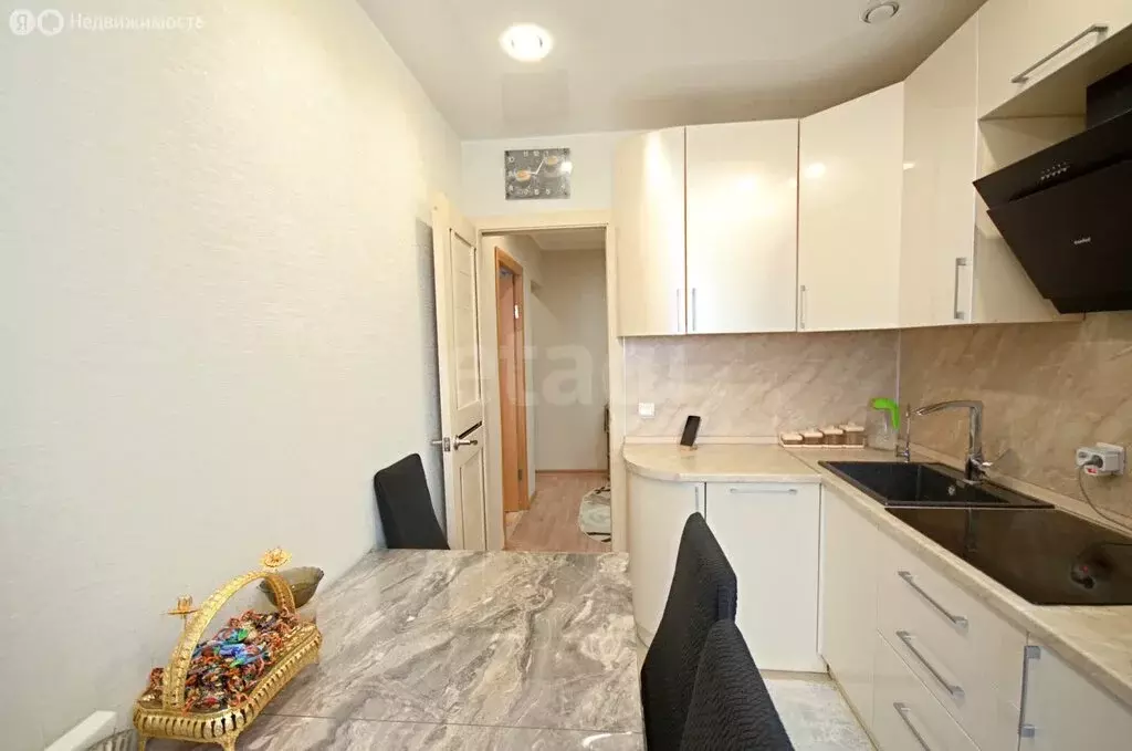 3-комнатная квартира: Ялуторовск, улица Якушкина, 15 (56.3 м) - Фото 2