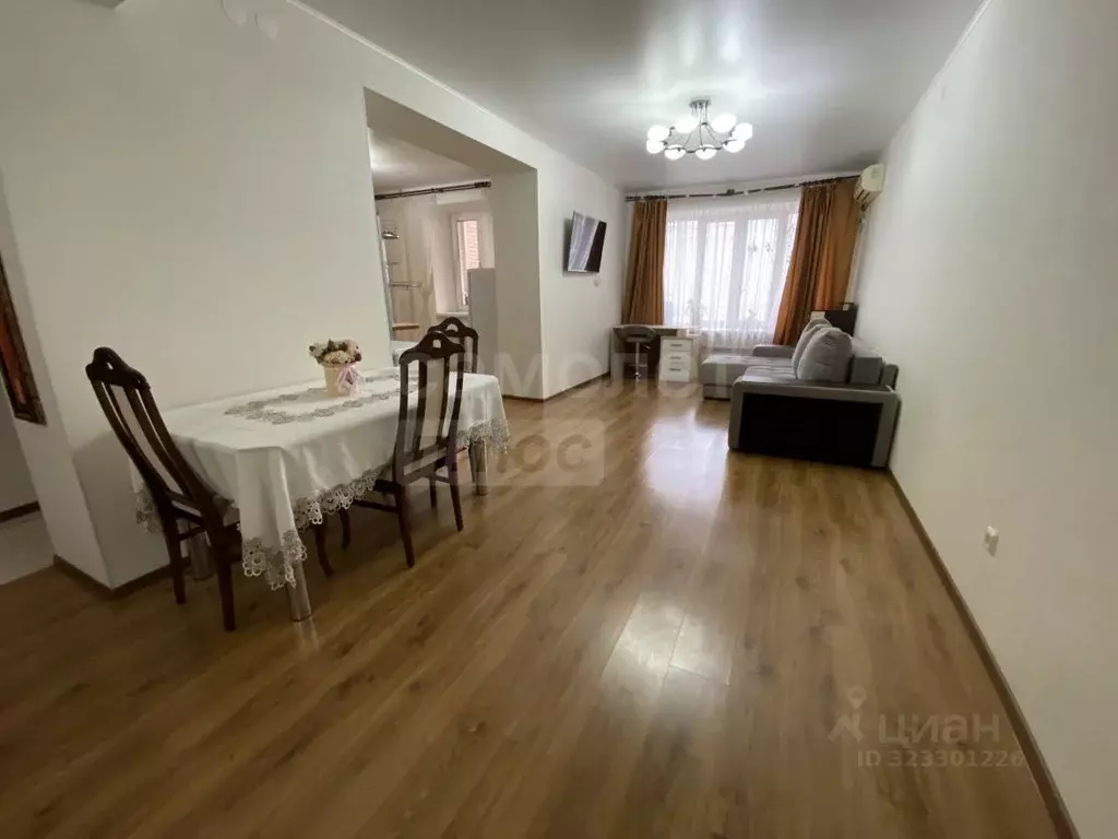 3-к кв. Оренбургская область, Оренбург Салмышская ул., 62 (91.6 м) - Фото 1