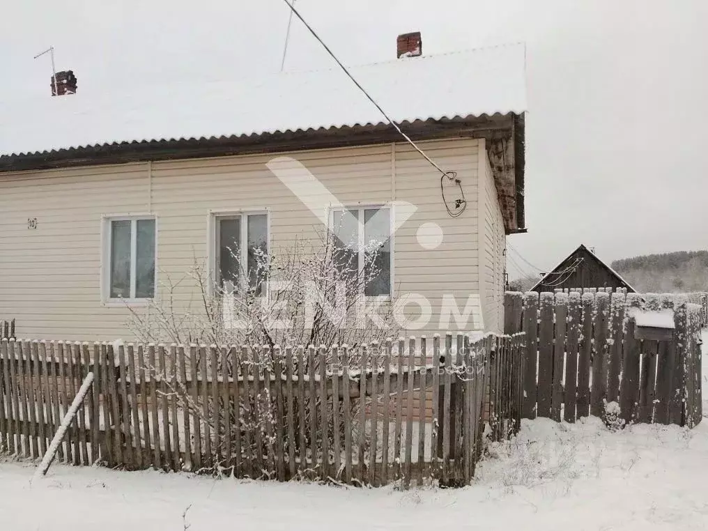 2-к кв. Удмуртия, Кезский район, пос. Кез Ангарская ул., 10 (39.2 м) - Фото 1