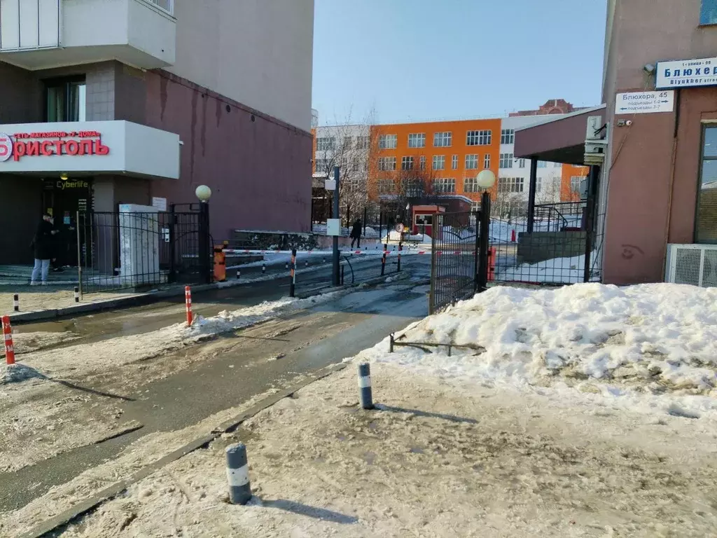 Гараж в Свердловская область, Екатеринбург ул. Блюхера, 45 (15 м) - Фото 1