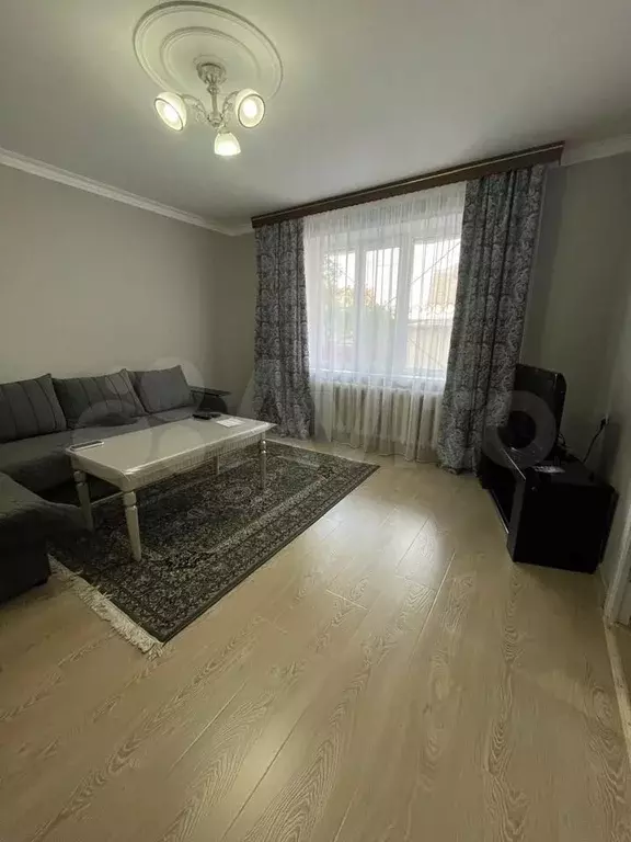 2-к. квартира, 50 м, 1/5 эт. - Фото 0