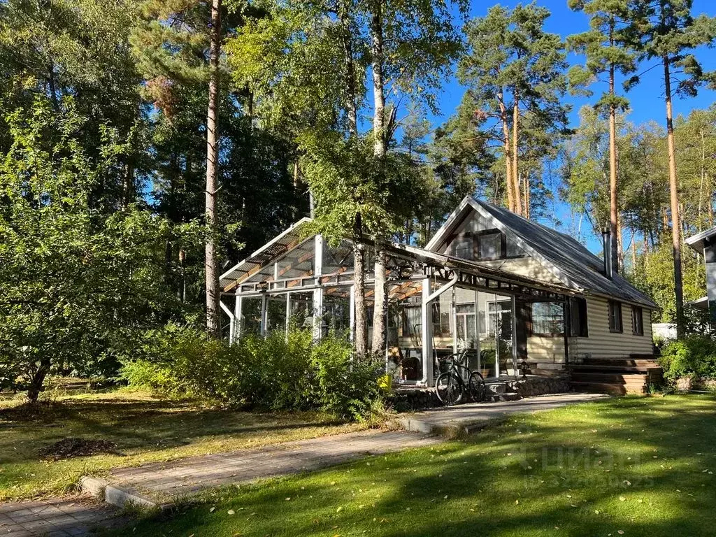 Дом в Ленинградская область, Выборгский район, Приморское городское ... - Фото 1