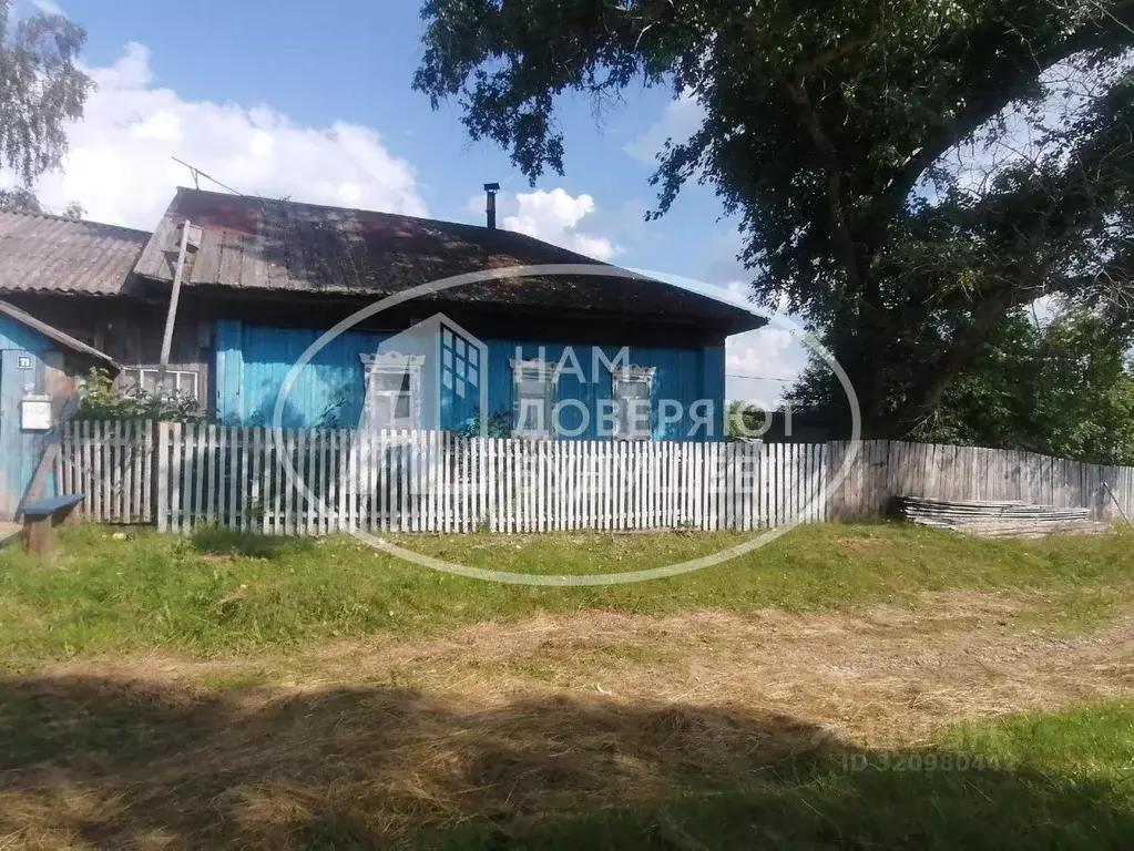 Дом в Пермский край, Сивинский муниципальный округ, д. Центральная  ... - Фото 0