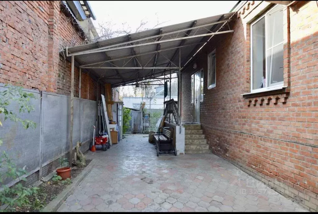 Дом в Краснодарский край, Краснодар Аэродромная ул., 147 (142 м) - Фото 1