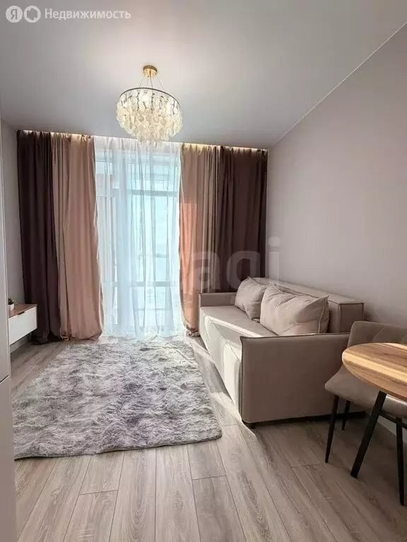 1-комнатная квартира: Тюмень, улица Братьев Бондаревых, 5 (39.7 м) - Фото 2