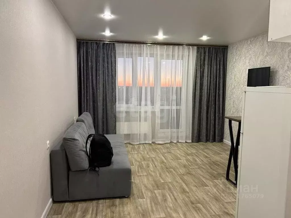 Студия Тюменская область, Тюмень ул. Тимофея Чаркова, 28 (25.0 м) - Фото 1