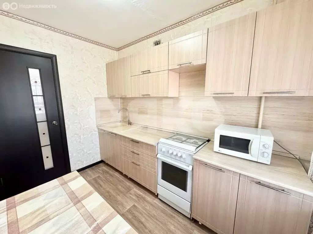4-комнатная квартира: Нижнекамск, проспект Химиков, 104 (74.9 м) - Фото 1