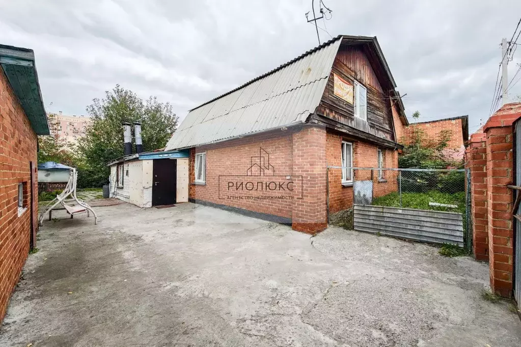 Дом в Челябинская область, Челябинск Речная ул., 4 (160 м) - Фото 1