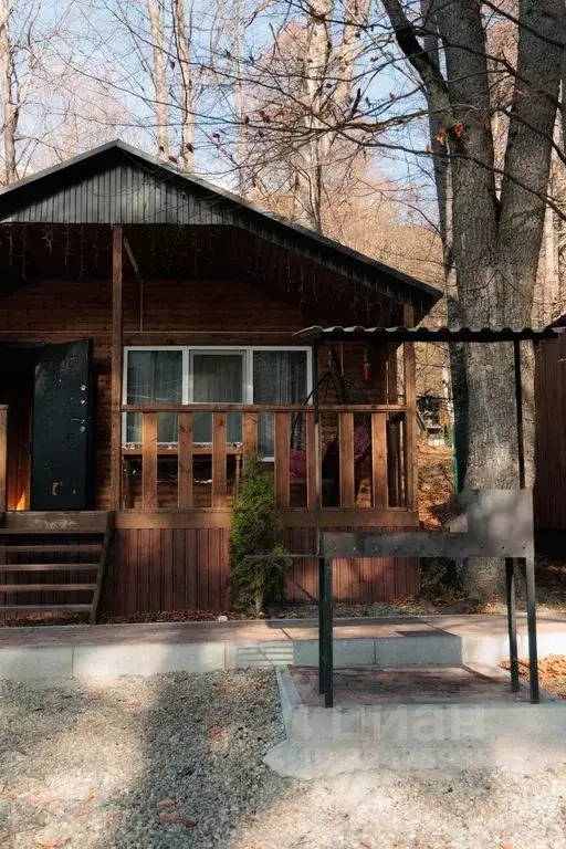 Дом в Карачаево-Черкесия, Зеленчукский район, с. Архыз ул. Лесная, 1С ... - Фото 1