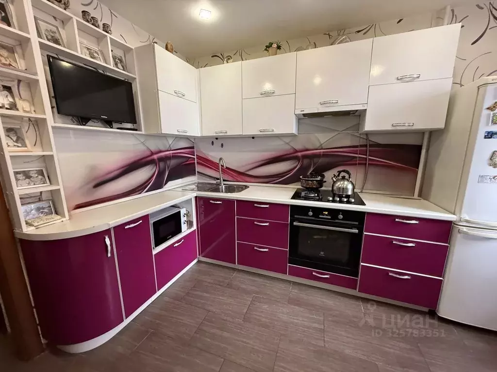 3-к кв. Нижегородская область, Нижний Новгород ул. Родионова, 180 ... - Фото 1