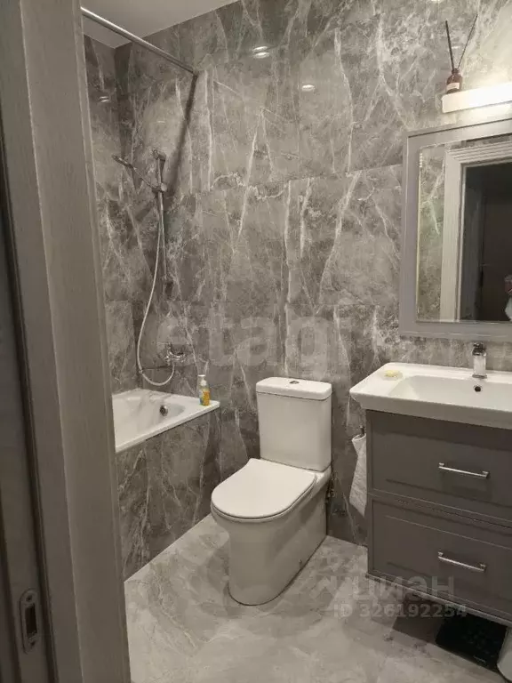 2-к кв. Северная Осетия, Владикавказ ул. Хадарцева, 8 (78.0 м) - Фото 1