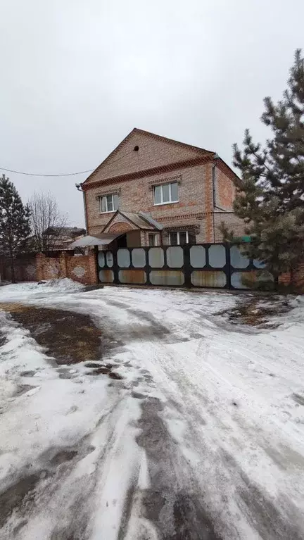Дом в Хакасия, Черногорск Кооперативная ул. (230 м) - Фото 0