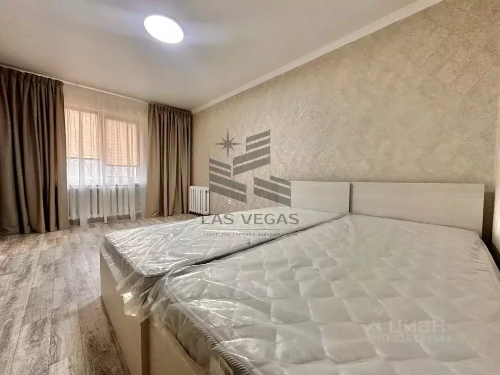 2-к кв. Татарстан, Казань ул. Татарстан, 64 (42.0 м) - Фото 0