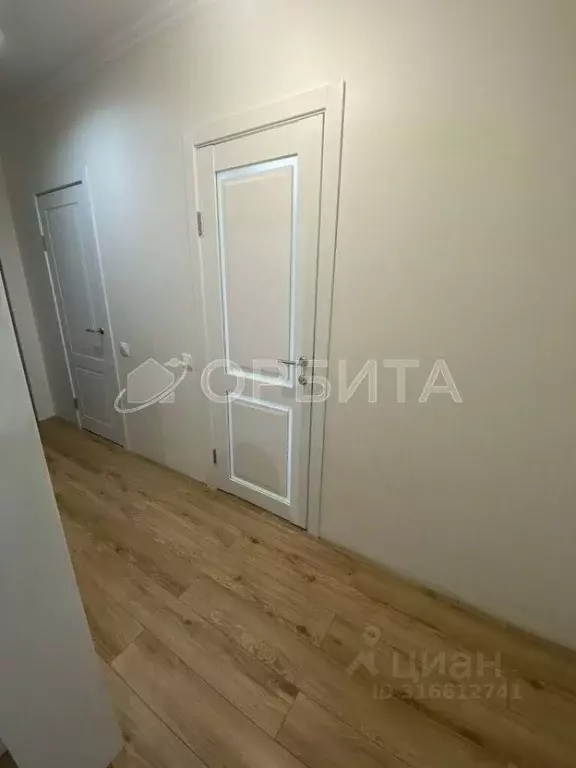 2-к кв. Тюменская область, Тюмень ул. Василия Подшибякина, 21 (55.8 м) - Фото 1