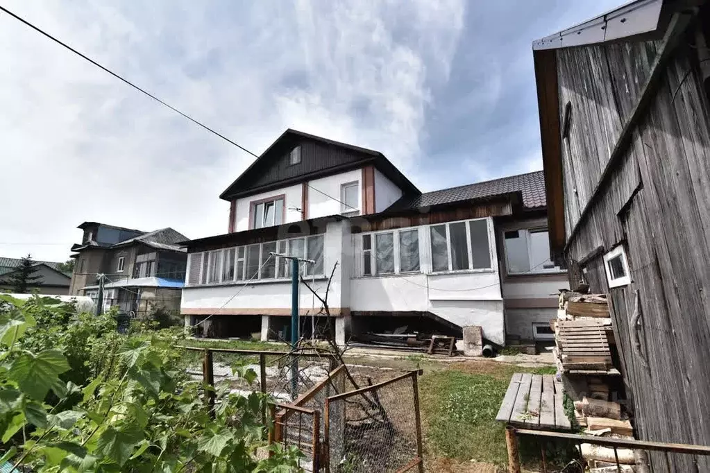 Дом в Сахалинская область, Южно-Сахалинск Плодородная ул., 17 (220 м) - Фото 1