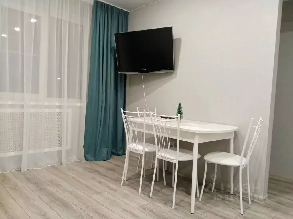 2-к кв. Псковская область, Псков Народная ул., 37 (45.0 м) - Фото 1