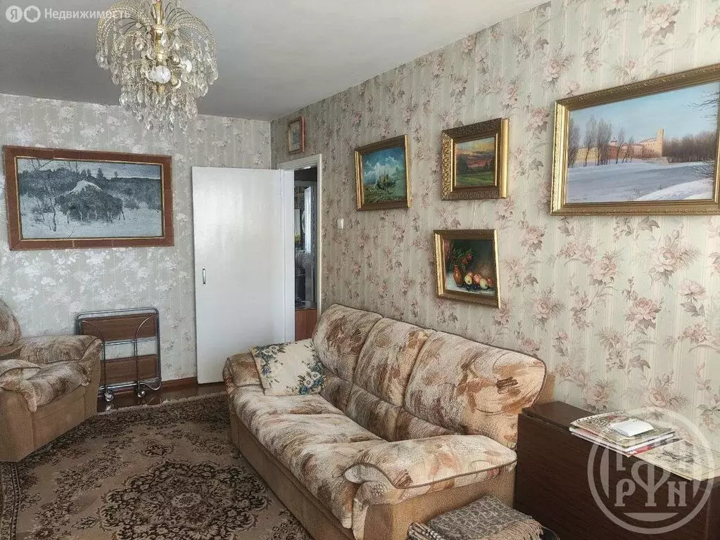 3-комнатная квартира: Луга, улица Кингисеппа, 6 (61.8 м) - Фото 1