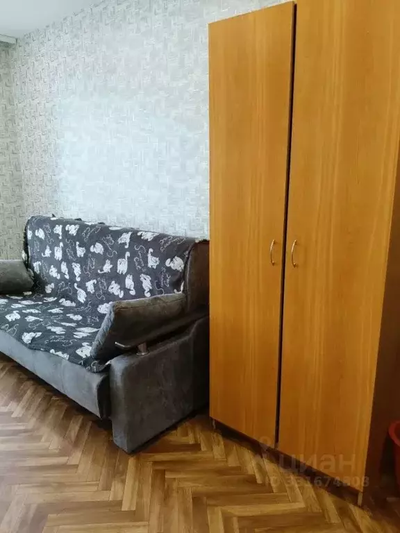 Комната Псковская область, Псков ул. Металлистов, 5 (17.0 м) - Фото 1