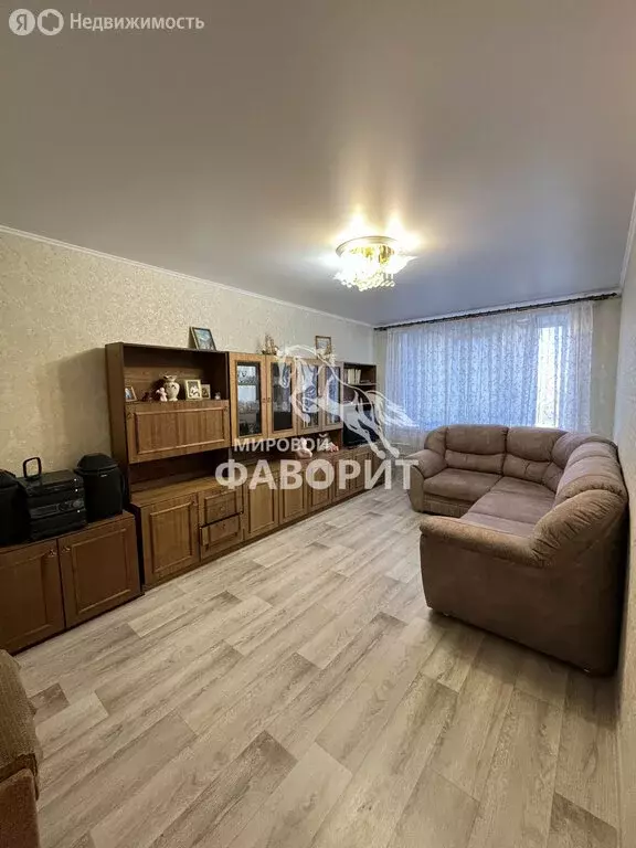 3-комнатная квартира: Орск, микрорайон Новый город, улица Маршала ... - Фото 1