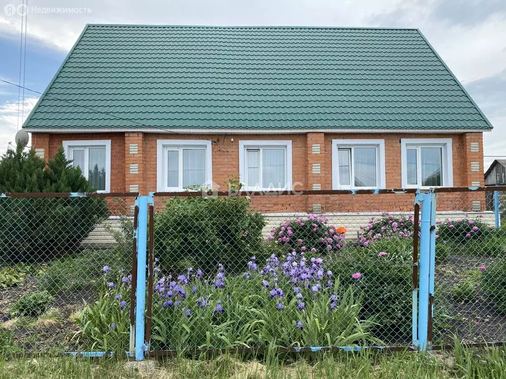 Дом в Пензенский район, Богословский сельсовет, село Малая Валяевка, ... - Фото 0