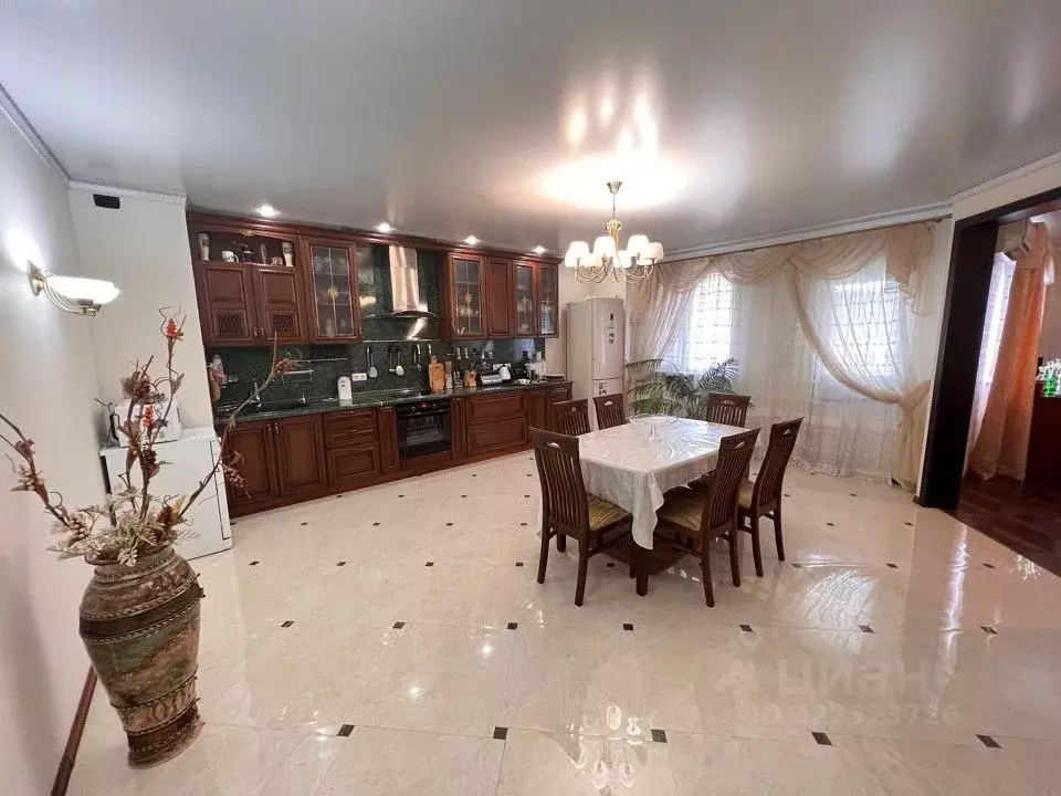 4-к кв. Астраханская область, Астрахань ул. Савушкина, 4к1 (160.0 м) - Фото 1