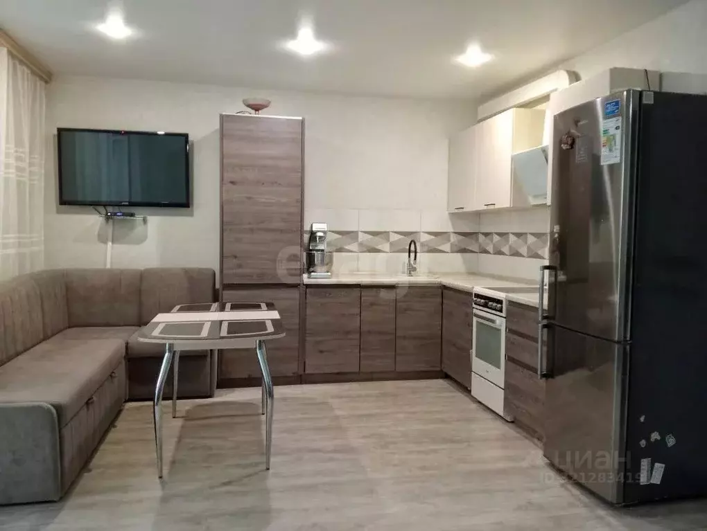 1-к кв. Тюменская область, Тюмень Кремлевская ул., 114 (49.5 м) - Фото 0